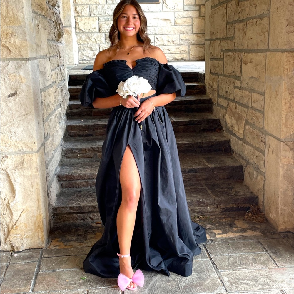 Gorgeous prom dress ball gown style size 4